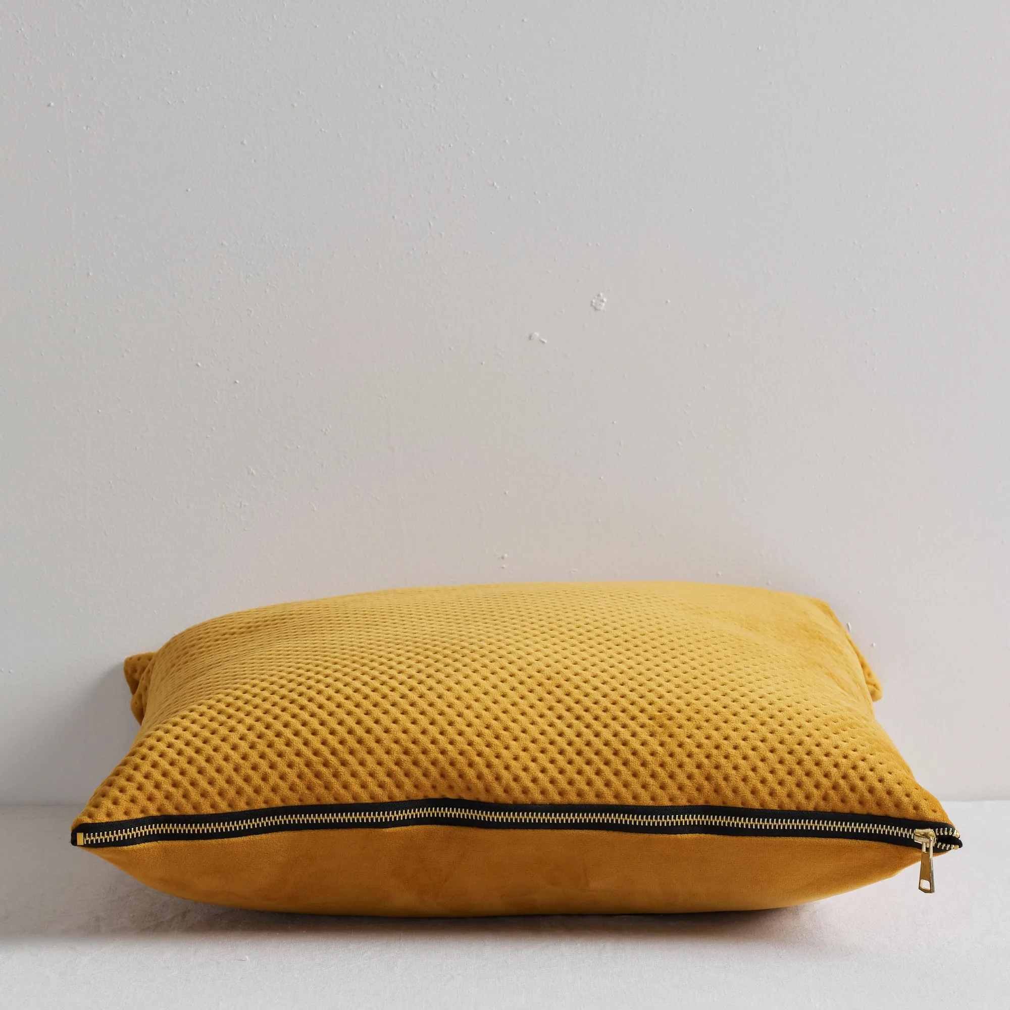 Hendry Velvet Cushion - Gold - 50x50cm