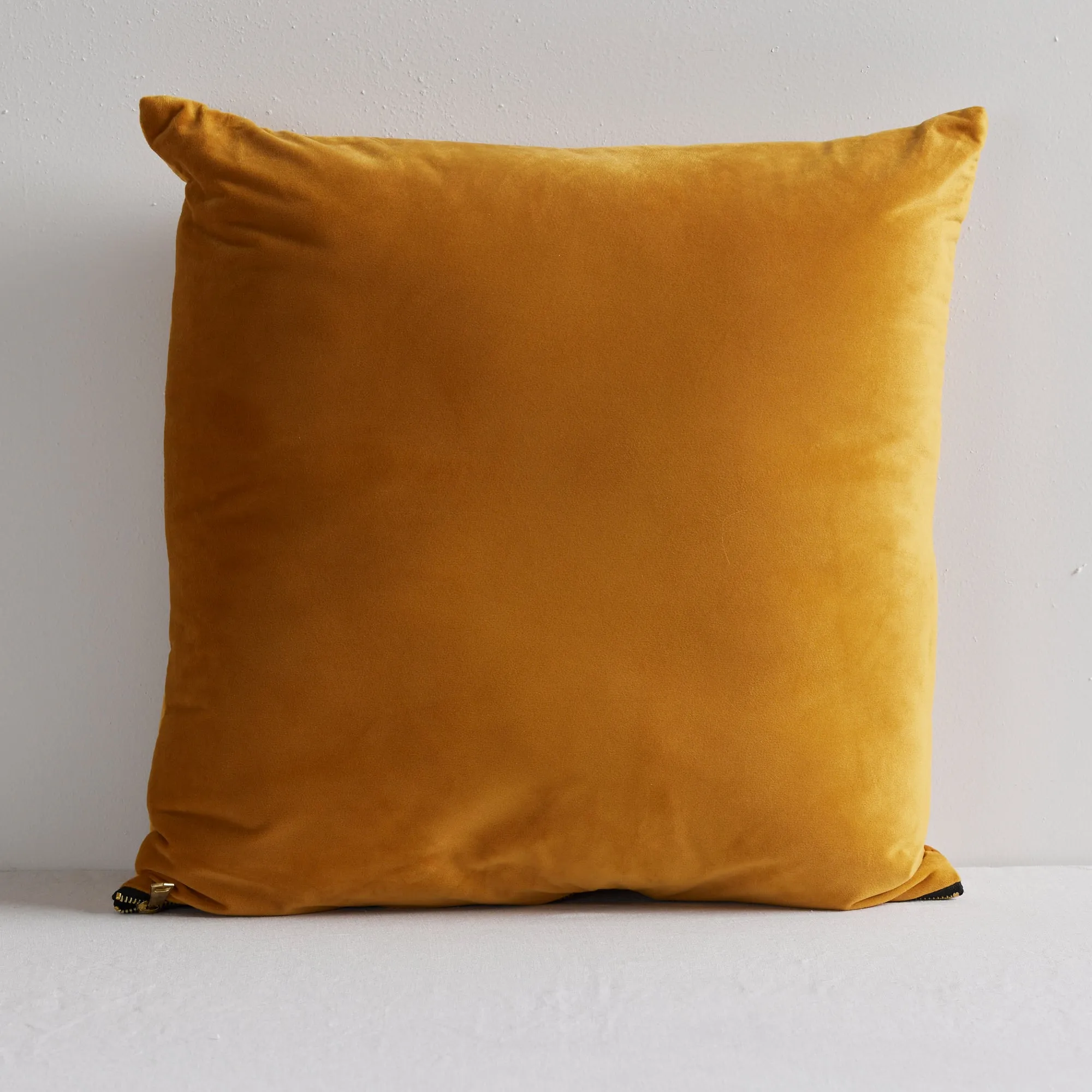 Hendry Velvet Cushion - Gold - 50x50cm