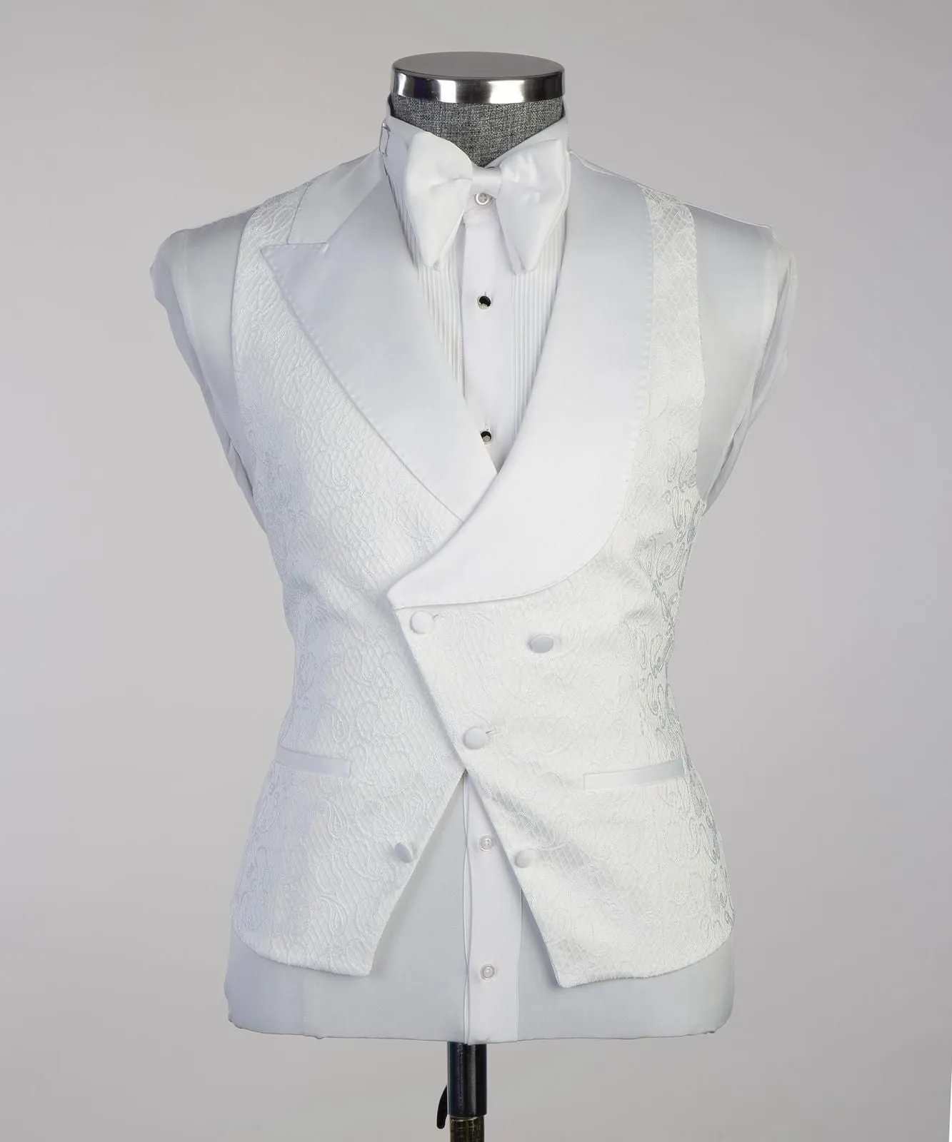 Whiten cambridge tuxedo suit